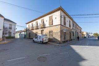 Maison à Calle nemesio terriente 2. Vivienda a reformar en el centro de fuente vaqueros