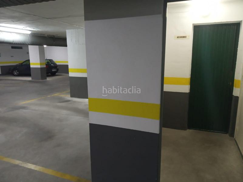 Foto 940a3f67-ed41-412c-99fb-f2157d780aee. Alquiler parking coche gran plaza de aparcamiento en caleta!! en Granada