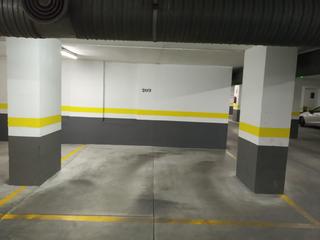Rent Car parking in Pajaritos. Gran plaza de aparcamiento en caleta!!