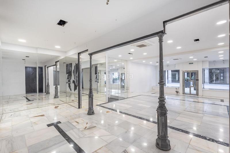 Foto 0965b1c7-dd4c-4881-906d-89406d7f1910. Alquiler local comercial gran local en ganivet!! en Granada