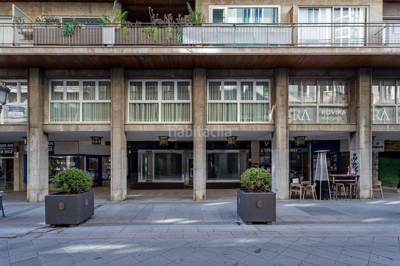 Foto 537fd158-62f8-477d-8fe5-c7b382e2bd21. Alquiler local comercial gran local en ganivet!! en Granada