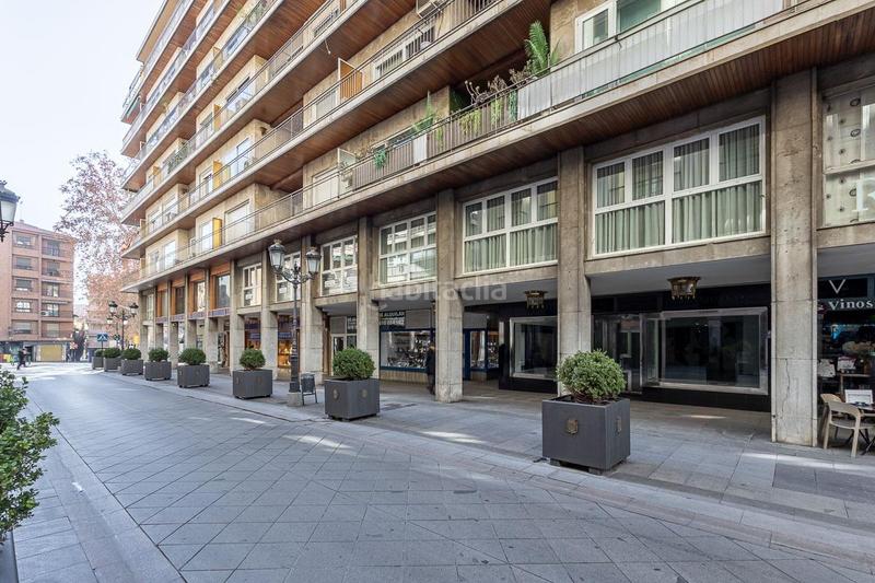 Foto 8f560745-0d0e-42e7-808c-3568807419dd. Alquiler local comercial gran local en ganivet!! en Granada