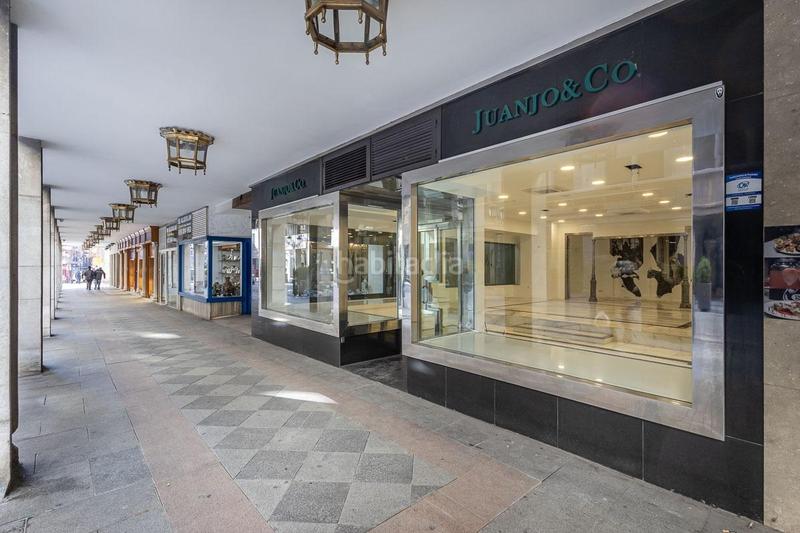 Foto ea8b6dd4-3966-4e02-a9f3-67c969418239. Alquiler local comercial gran local en ganivet!! en Granada