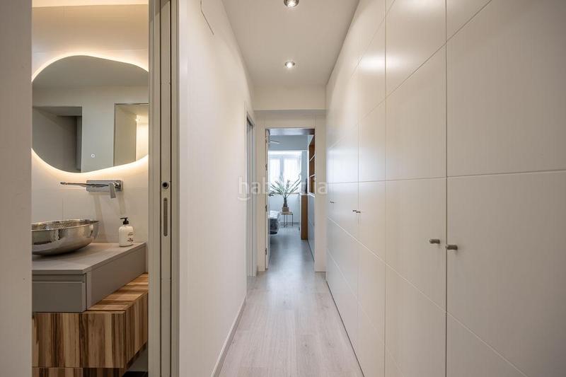 Foto dfd0c4b4-72ca-4e63-a2b5-b900fcb565d4. Piso en calle granados 5 atención! piso totalmente reformado con grandes calidades en pleno centro en Granada