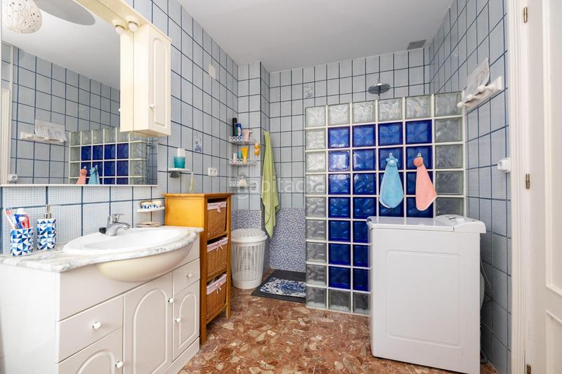 Foto ebef71a2-3ac8-439c-a61e-7d2978df28cf. Maison avec parking dans San Antón Armilla