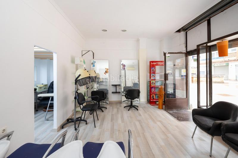 Foto 69b9a404-1af1-4282-b686-157465a45027. Local comercial oportunidad de inversión en el barrio del zaidín! local comercial en venta en Granada