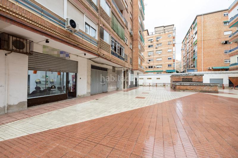 Foto ba9782a2-0a69-4ca2-abe3-d7f41ecd5d4e. Local comercial oportunidad de inversión en el barrio del zaidín! local comercial en venta en Granada