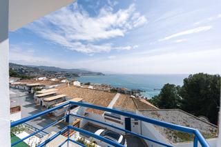 Casa adossada a Punta La Mona. Espectacular adosado en la herradura , con vistas al mar