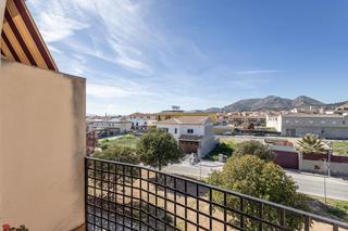 Pis  Calle mar de alboran. Magnifico piso con balcón, vistas despejadas, garaje y trastero