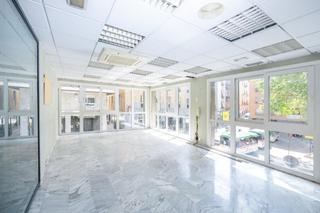 Alquiler Oficina en San Matías - Realejo. Oficina edificio cervantes calle ganivet