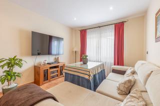 Casa adossada a Calle málaga 23. Espaciosa casa en venta en el padul