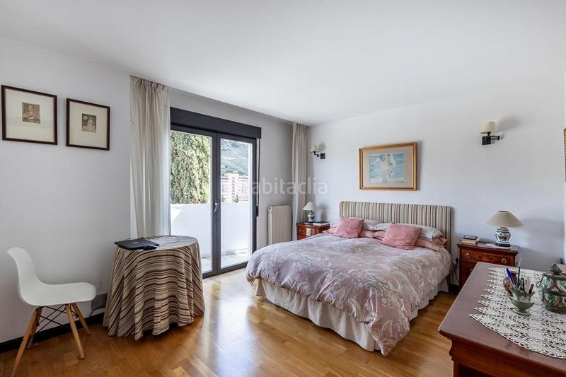 Foto 13604fb2-50c0-4f77-8e0d-635be60bb9b8. Casa amb calefacció aparcament a Bola de Oro Granada
