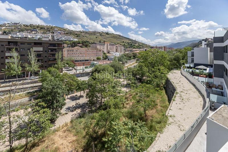 Foto 5d614479-2542-4ad7-a359-60d8636acfe1. Casa amb calefacció aparcament a Bola de Oro Granada