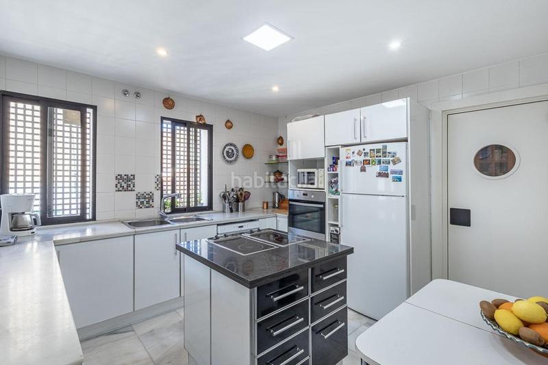 Foto 73d1aab7-aad0-4928-8851-2ca836856990. Casa amb calefacció aparcament a Bola de Oro Granada