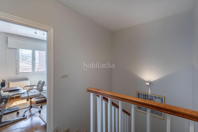 Foto 41164844-8115-47f2-8795-c9803fc6542c. Casa aparellada amb calefacció aparcament piscina a Granada