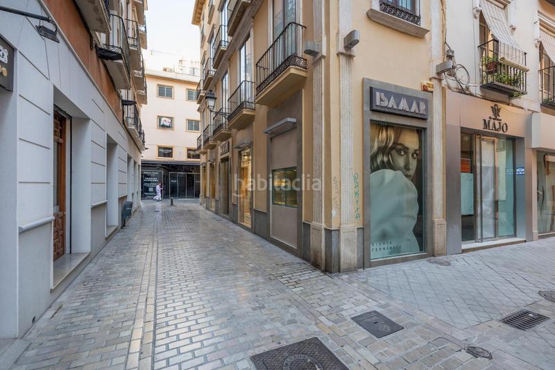 Foto c79635a6-3cf4-44f6-b811-0a5b87926700. Locale commerciale in calle alhondiga 10 in Centro - Sagrario Granada