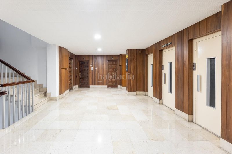 Foto a913be05-f425-44e6-aaa9-c0b77d260d21. Lloguer local comercial a Centro - Sagrario Granada