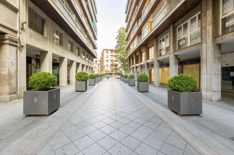 Foto e5614e20-d0ac-4059-a11d-d7086919e4a2. Lloguer local comercial a Centro - Sagrario Granada
