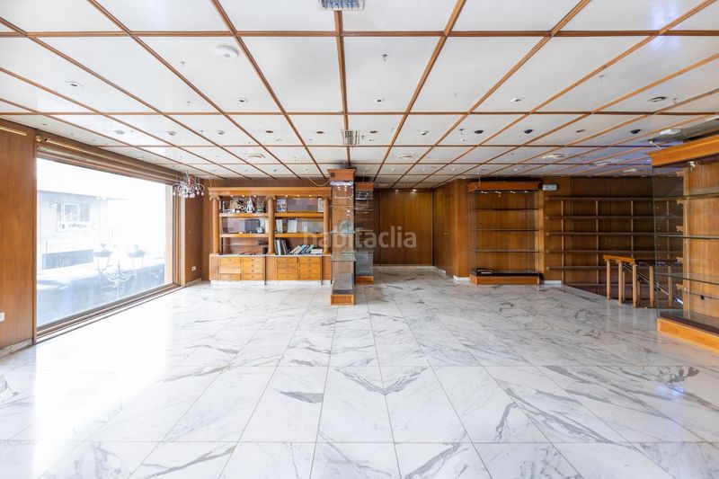 Foto e9d8d985-8715-4f29-a5f1-a47b6efc971e. Lloguer local comercial a Centro - Sagrario Granada