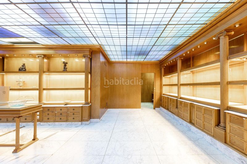 Foto f120c4ec-2ac0-4a00-8760-25701e5ad369. Lloguer local comercial a Centro - Sagrario Granada
