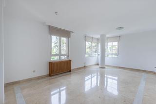 Miete Etagenwohnung in Centro - Sagrario. Gran piso junto a la biblioteca publica!!