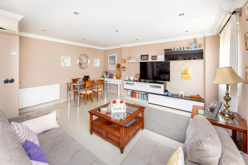 Foto 741a7687-80da-4862-a4b9-c775a4d09128. Xalet amb calefacció aparcament piscina a Huétor Vega