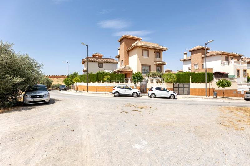 Foto 8569d2a9-410d-4a56-9e94-65b4a40ee891. Xalet amb calefacció aparcament piscina a Huétor Vega