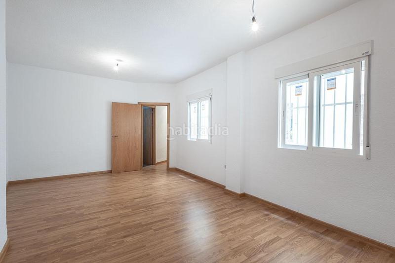 Foto 64104999-3e54-4a7d-8bdd-5ef8045e4a4a. Piso  reformado con ascensor . en Motril ciudad Motril