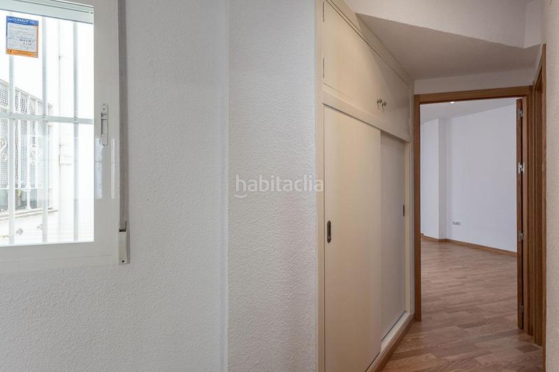 Foto b4dcaffa-cbc0-4aec-bd60-cf9cd59fa567. Piso  reformado con ascensor . en Motril ciudad Motril