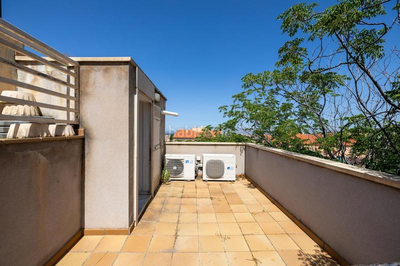 Foto 4eebfcc3-c9f7-40c4-8a3a-80c794dd0469. Casa pareada espectacular unifamiliar en el serrallo en Granada