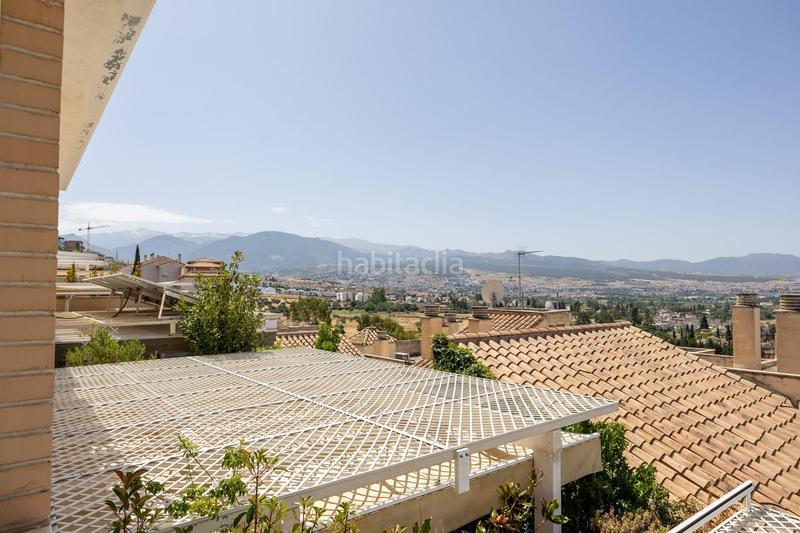 Foto e84fedaf-3a8d-4659-99ea-b6073897ea9d. Casa pareada espectacular unifamiliar en el serrallo en Granada