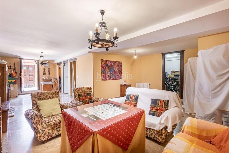 Foto 02c6c364-3cd4-481d-88eb-af18a173d27e. Casa adosada chalet familiar con jardin, piscina privada y vistas a granada en pleno centro de la zubia en Zubia (La)