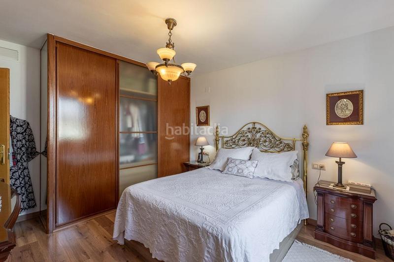 Foto 051edeb4-7ff4-4f5b-9a02-d3f3cb0d3f15. Casa adosada chalet familiar con jardin, piscina privada y vistas a granada en pleno centro de la zubia en Zubia (La)