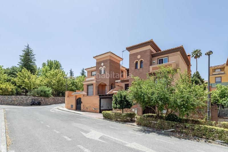 Foto 34fa970b-171c-4f28-89c1-b3aa108d80ba. Casa adosada chalet familiar con jardin, piscina privada y vistas a granada en pleno centro de la zubia en Zubia (La)