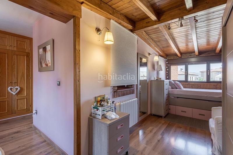 Foto 5188ed55-9d6a-4c2b-8149-7a60aad617e2. Casa adosada chalet familiar con jardin, piscina privada y vistas a granada en pleno centro de la zubia en Zubia (La)