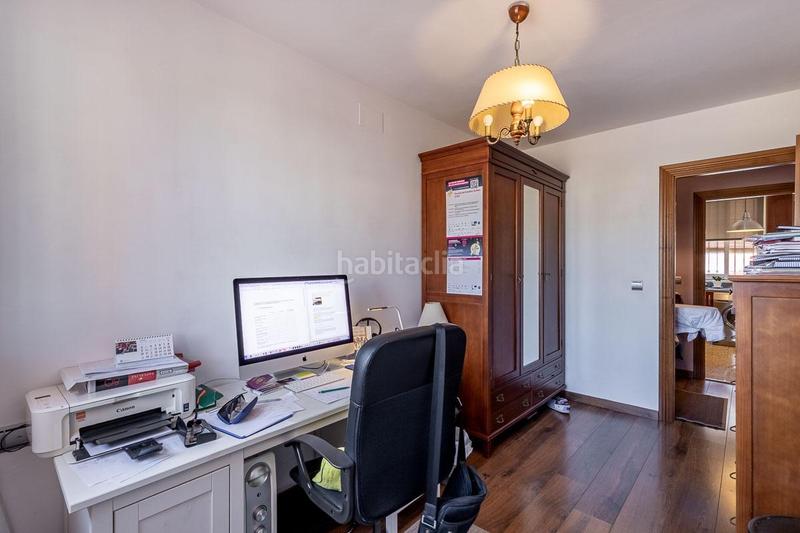 Foto 92427ba3-44f0-493b-b43c-ee17489c04a9. Casa adosada chalet familiar con jardin, piscina privada y vistas a granada en pleno centro de la zubia en Zubia (La)