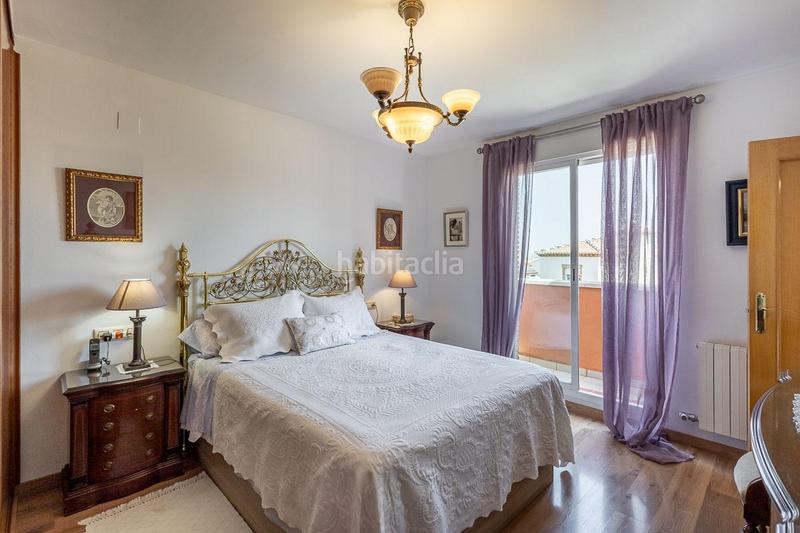 Foto aee57092-6825-4775-a4ad-447d80a6babd. Casa adosada chalet familiar con jardin, piscina privada y vistas a granada en pleno centro de la zubia en Zubia (La)