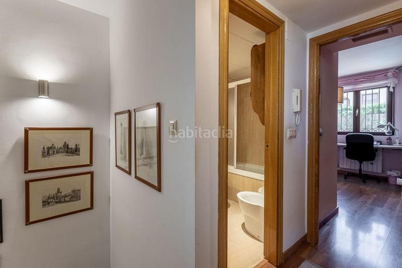 Foto c9497648-eb1b-4b7c-91a0-175f6bcf836b. Casa adosada chalet familiar con jardin, piscina privada y vistas a granada en pleno centro de la zubia en Zubia (La)