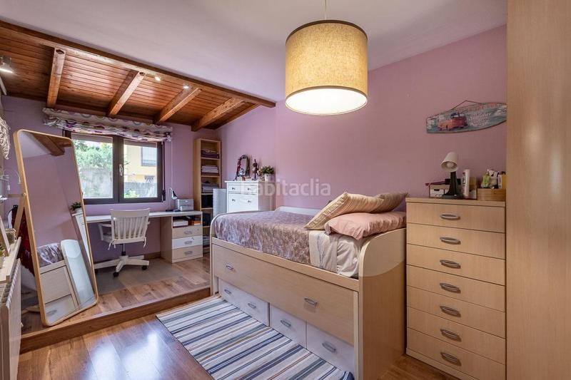 Foto df1aabf2-c726-4104-9bf7-30b5f769b439. Casa adosada chalet familiar con jardin, piscina privada y vistas a granada en pleno centro de la zubia en Zubia (La)