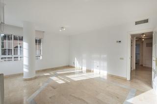 Rent Flat in Centro - Sagrario. Magnífico piso de dos habitaciones en zona gran capitán!!