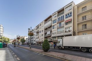 Location Appartement à San Matías - Realejo. Piso reformado en acera del darro