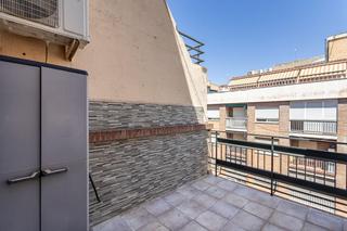 Pis en Camino de Ronda. Piso reformado con terraza en obispo hurtado