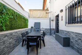 Casa a San Antón. Vivienda totalmente reformada en el centro de armilla, lista par