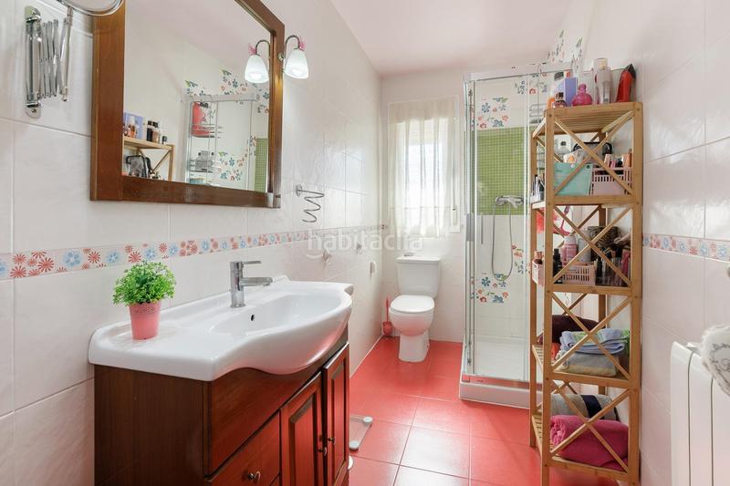 Foto 42563914-39e4-4503-a59e-484fa7c70925. Casa adosada en calle de colombia 31 tu hogar ideal te está esperando! en Santa Fe