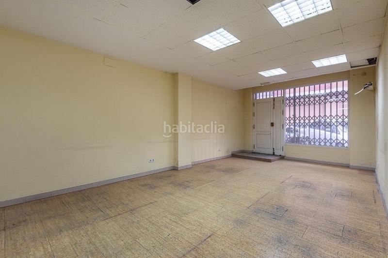Foto 353dff9c-76f9-4f30-a48f-f1f5d71ad886. Alquiler local comercial magnífico local junto a recogidas en Granada