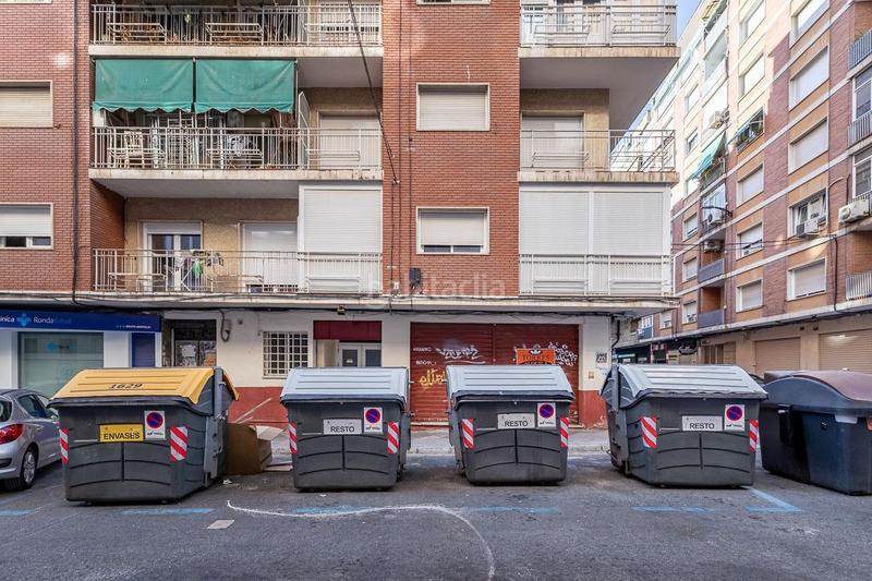 Foto 675ddf6b-1c08-45b5-9ef1-9918f93a8d67. Alquiler local comercial magnífico local junto a recogidas en Granada