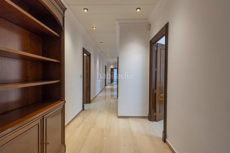 Foto 06967356-1294-4738-9e18-678c3ab24282. Locale commerciale in calle ángel ganivet 13 in San Matías - Realejo Granada