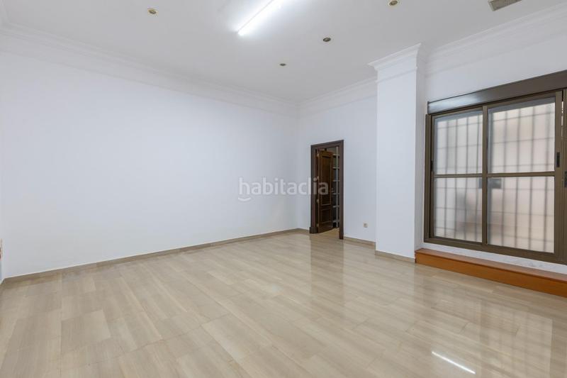 Foto 0fe0fe93-959e-40a3-9f15-7f07de1e7e14. Locale commerciale in calle ángel ganivet 13 in San Matías - Realejo Granada