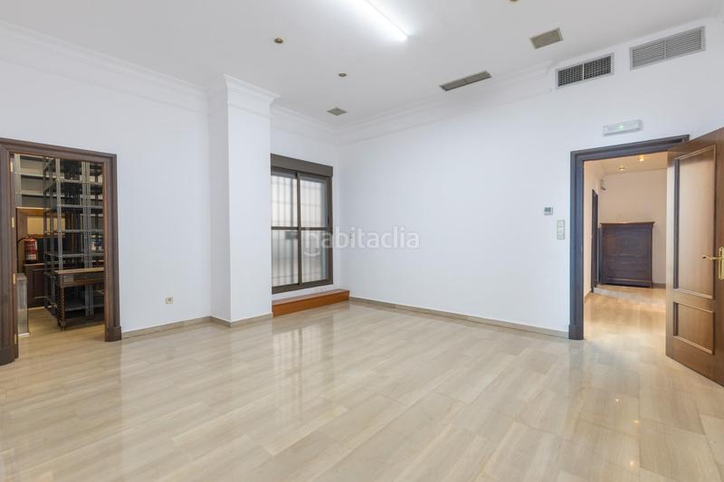 Foto 677e1532-d994-4956-bad6-b6aa2005a874. Locale commerciale in calle ángel ganivet 13 in San Matías - Realejo Granada