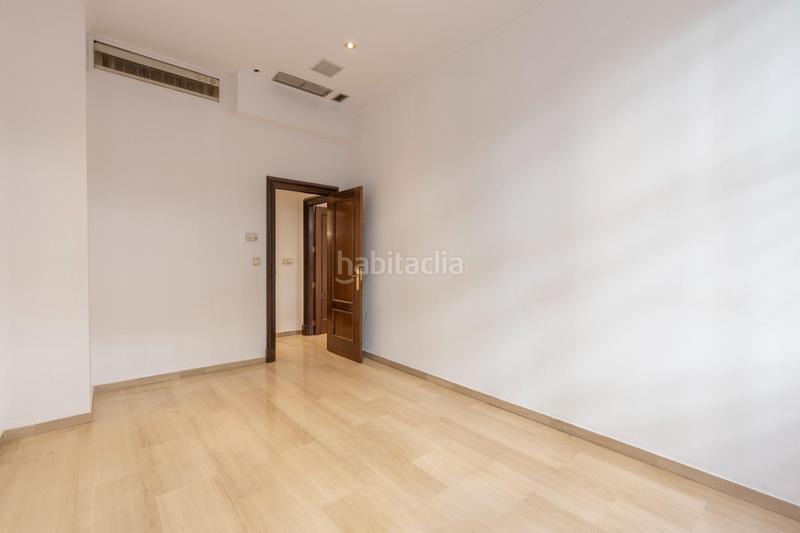 Foto 689249be-c32e-4948-a7cd-1d0fc89ea36e. Locale commerciale in calle ángel ganivet 13 in San Matías - Realejo Granada